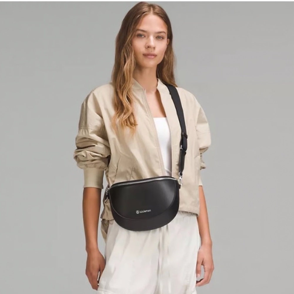 Lululemon Cactus Saddle Crossbody Bag 2L